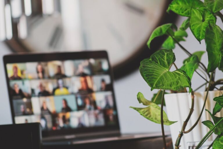 Le user-generated content, le live shopping: Le social shopping en point de vente