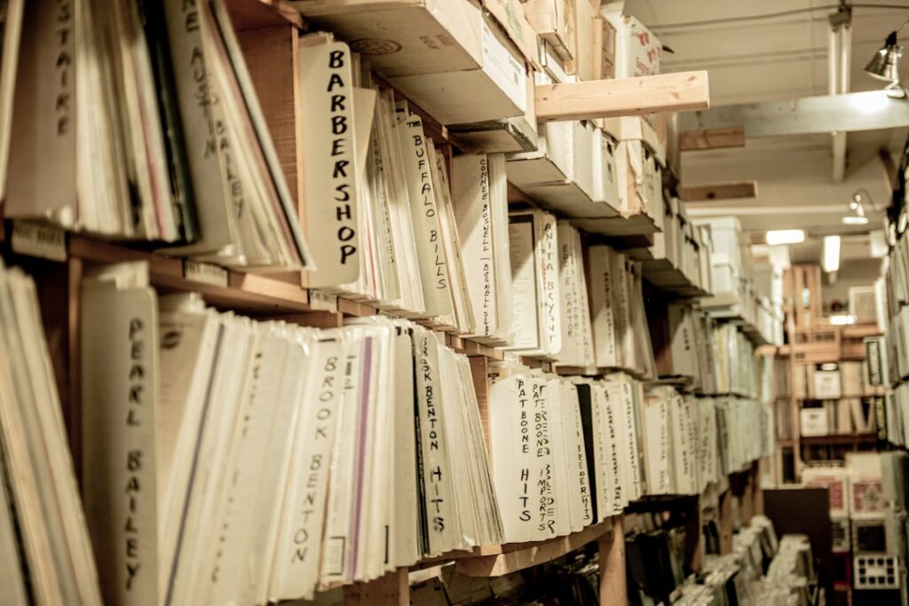 La SACEM et les droits d&rsquo;auteur en magasin : Guide complet pour diffuser de la musique dans votre établissement commercial