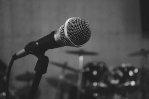 Créer une expérience sonore distinctive : Méthodologie pour renforcer votre image de marque et captiver vos clients