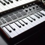 L’importance du sound designer dans le retail : création, programmation et optimisation de l’expérience client