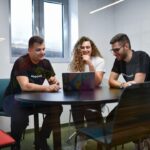 Contenus UGC en boutique : zone photo dédiée et hashtag pour preuves sociales authentiques