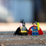 Jouets : segmentation par âge, zones d’essai sécurisées et gestion anti-bruit/affluence