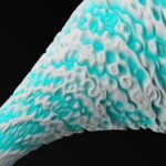 Inviter à manipuler avec des textures contrastées