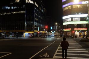 Centre auto : confort en attente, visibilité atelier et services groupés