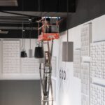 Améliorez votre espace avec un kit petit budget : 2 panneaux acoustiques, 1 diffuseur programmable et 3 réglages lumière prédéfinis