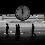 Valoriser l&rsquo;attente : miroirs, infos et démos transforment l&rsquo;expérience
