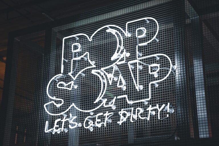 Expérience immersive : mobilier pliable, storytelling fort et KPI mesurables