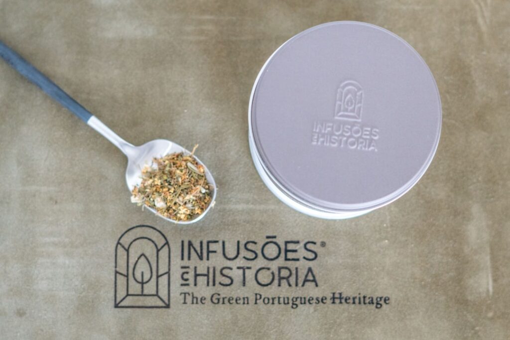 Thé & infusions : bar senteurs, gammes par moments de la journée et accessoires indispensables