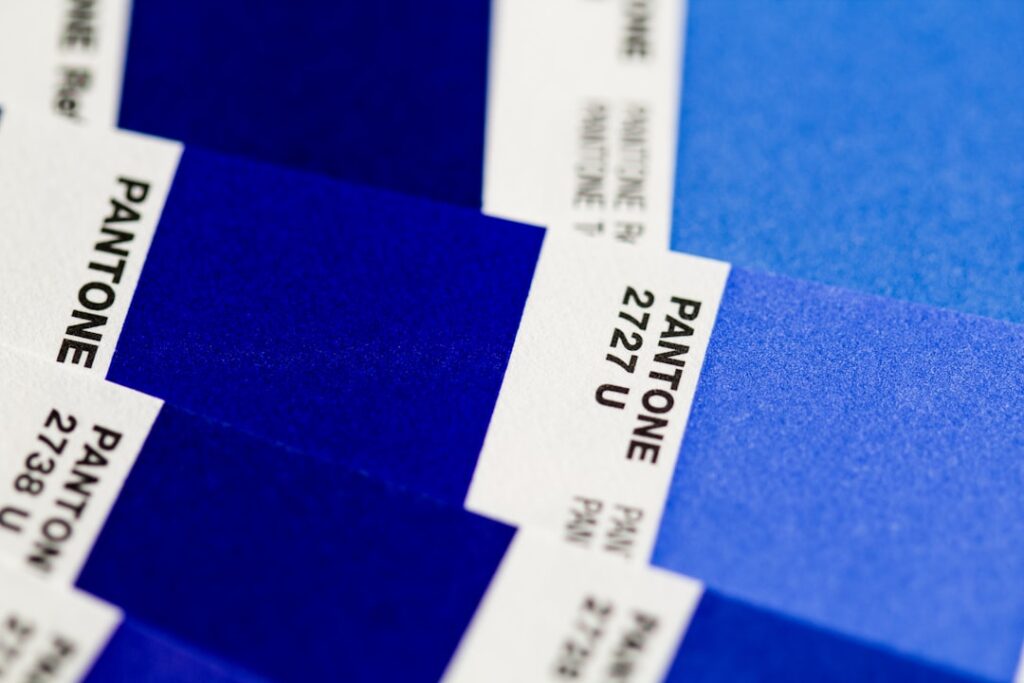 Pantone out : maîtriser les teintes pour éviter l&rsquo;incohérence