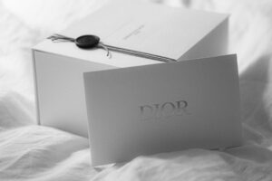Une soirée inoubliable : remerciement personnalisé, carte de soins et invitation au prochain événement
