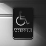 Améliorer l&rsquo;accessibilité numérique en magasin : lecteurs d&rsquo;écran, contrastes renforcés et boucles magnétiques connectées