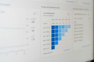 Affichage des délais et disponibilités : clarté sur stocks et alternatives