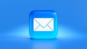 Offres d’upgrade post-achat : complément pertinent par SMS/email 72h
