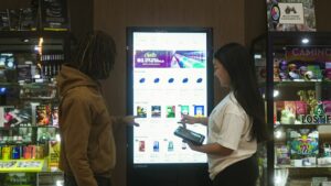 Écran vitrine hors service : image, maintenance et plan B efficace
